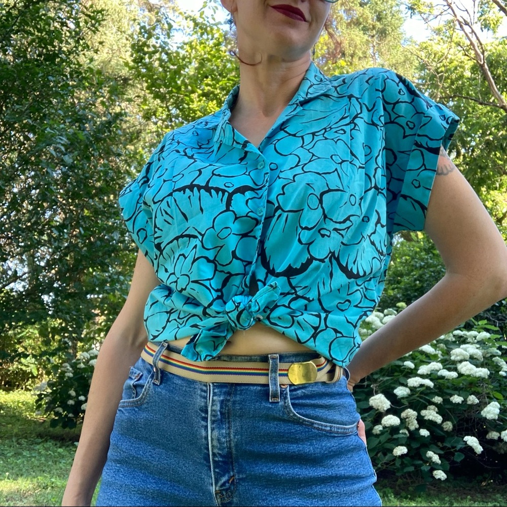 Vintage 80s Hawaiian button down shirt capped sleeves